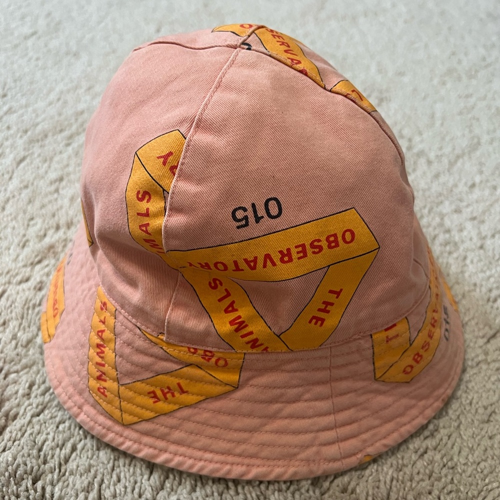 Kid’s hat 4-5 year old. Total 3 pieces. Clean no stains!